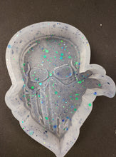 Load image into Gallery viewer, Skull w/Flag Bandana Freshie Mold